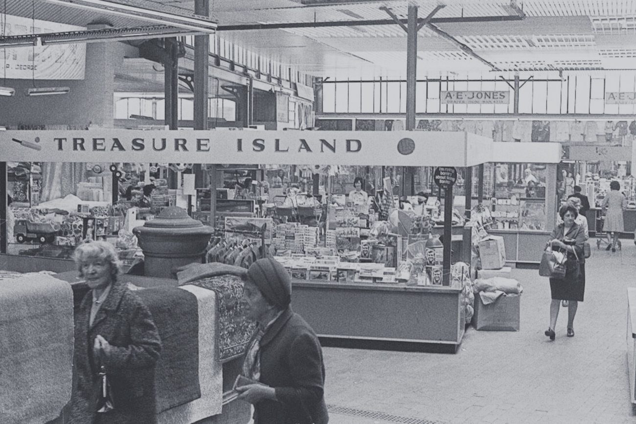 Thank you to The Leader for providing these images.